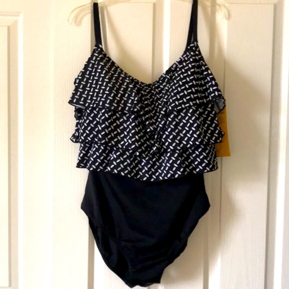 NWT - Robby Len Black and White Triple Tier One Piece Swimsuit, 24W
